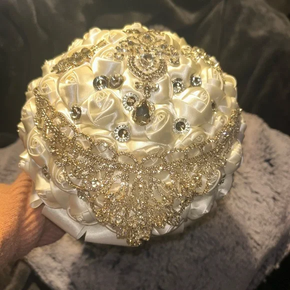 Elegant Ivory and Gold Bridal Bouquet - Picture 3 of 5